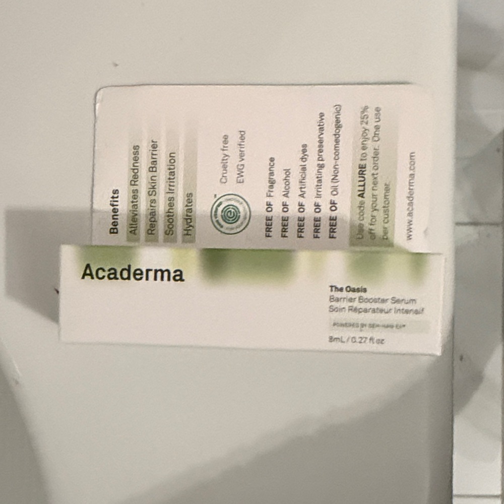 Barrier Booster Serum - White and Green